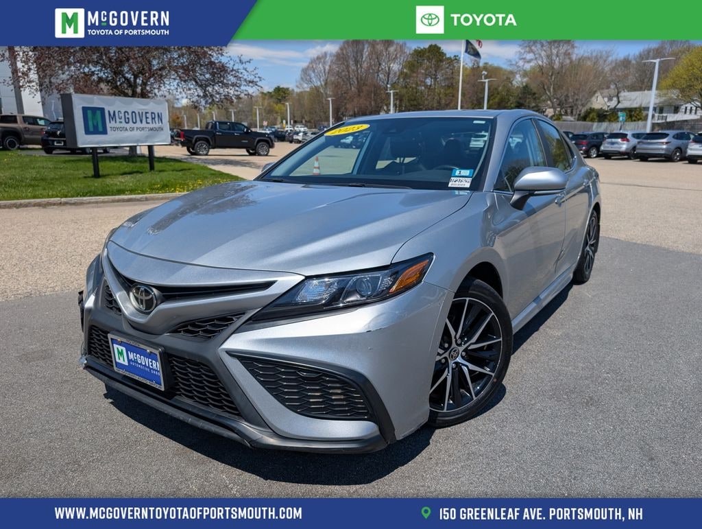 Used 2023 Toyota Camry SE Sedan