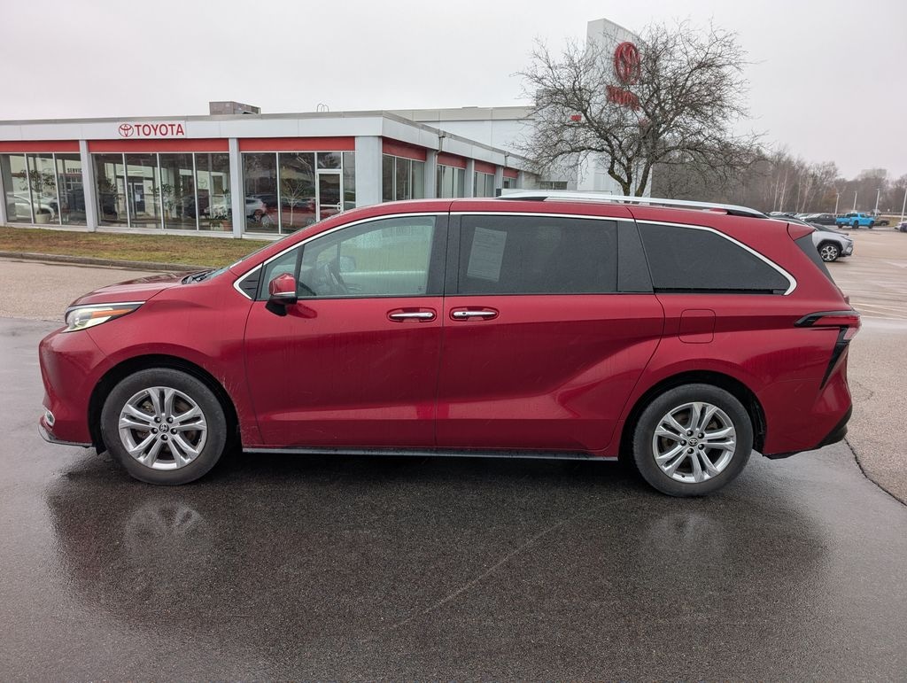Used 2022 Toyota Sienna Platinum Minivan/Van
