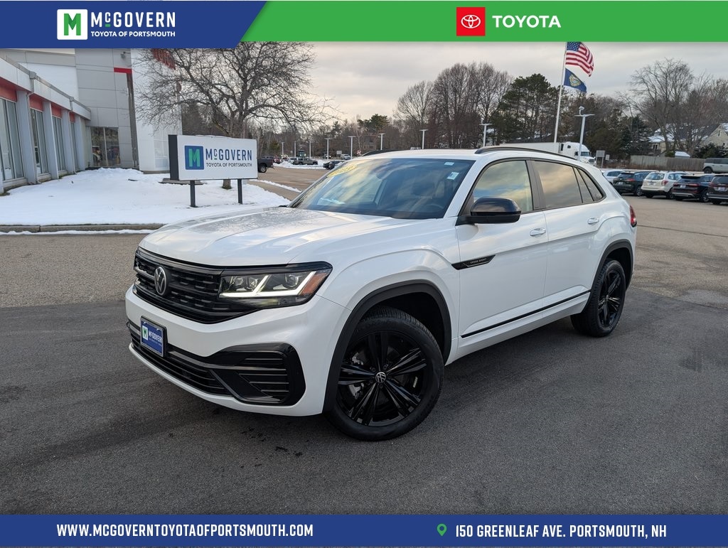 2023 Volkswagen Atlas Cross Sport SEL R-Line Black's photo