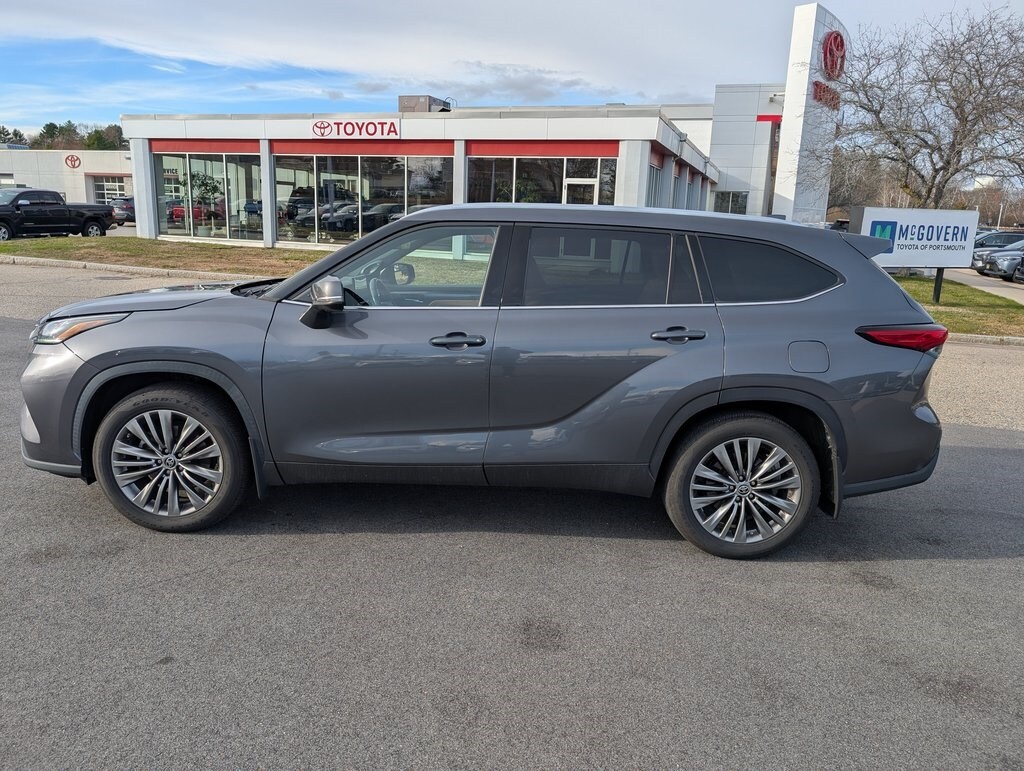 2021 Toyota Highlander Platinum photo 2