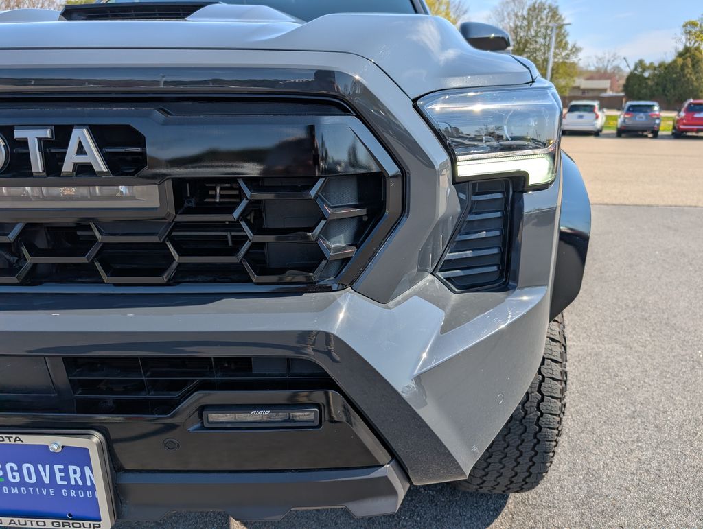 2024 Toyota Tacoma TRD Pro - Photo 11