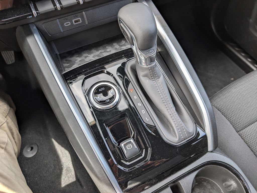 2024 Chevrolet Colorado LT - Photo 19
