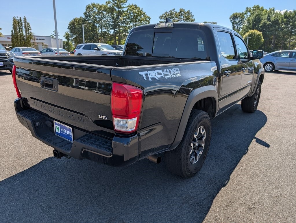 2023 Toyota Tacoma TRD Off-Road photo 4