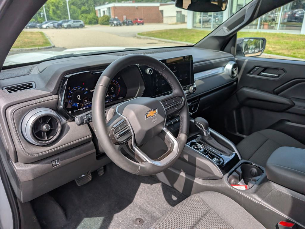 2024 Chevrolet Colorado LT - Photo 16