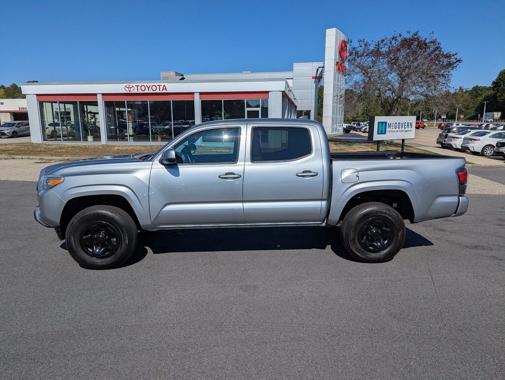 2023 Toyota Tacoma SR photo 2