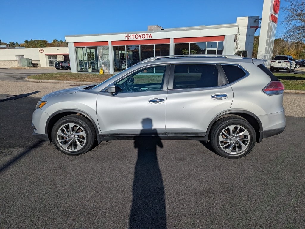 Used 2015 Nissan Rogue SL with VIN 5N1AT2MV9FC884990 for sale in Portsmouth, NH