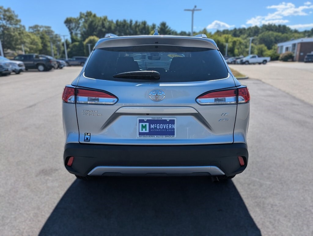 2022 Toyota Corolla Cross LE photo 4