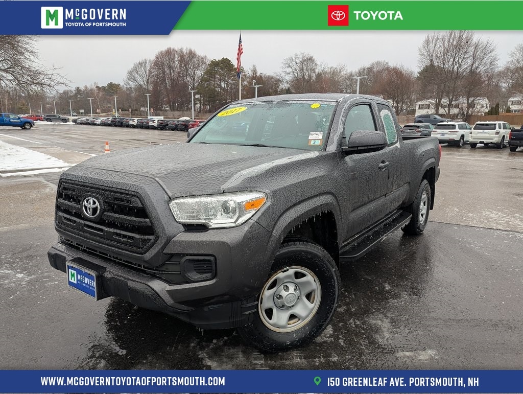 2017 Toyota Tacoma SR's photo