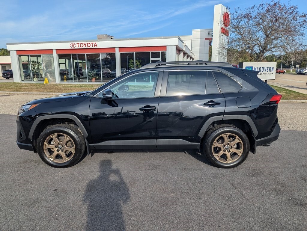2023 Toyota RAV4 Hybrid photo 2