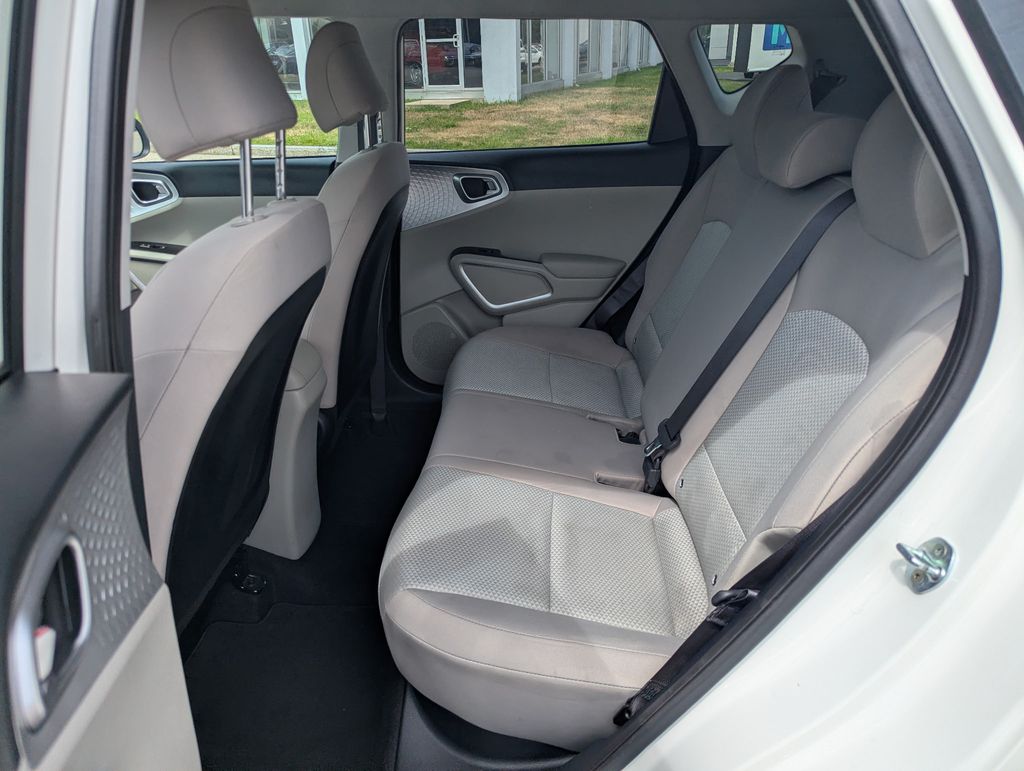 2023 Kia Soul LX - Photo 15