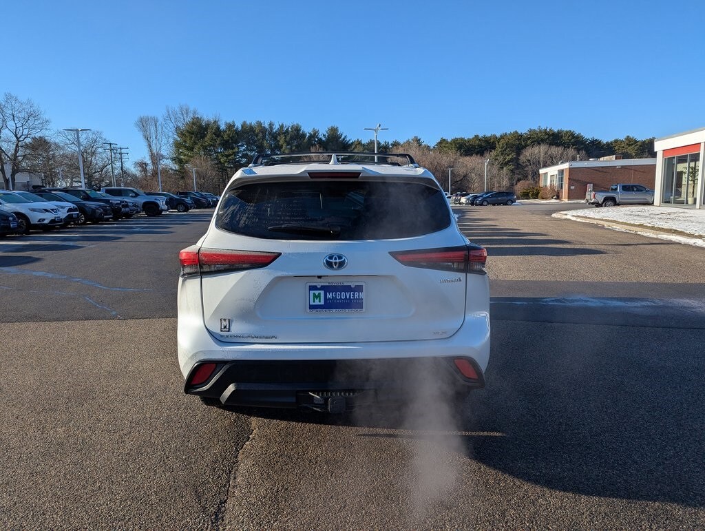 Used 2023 Toyota Highlander Hybrid XLE SUV