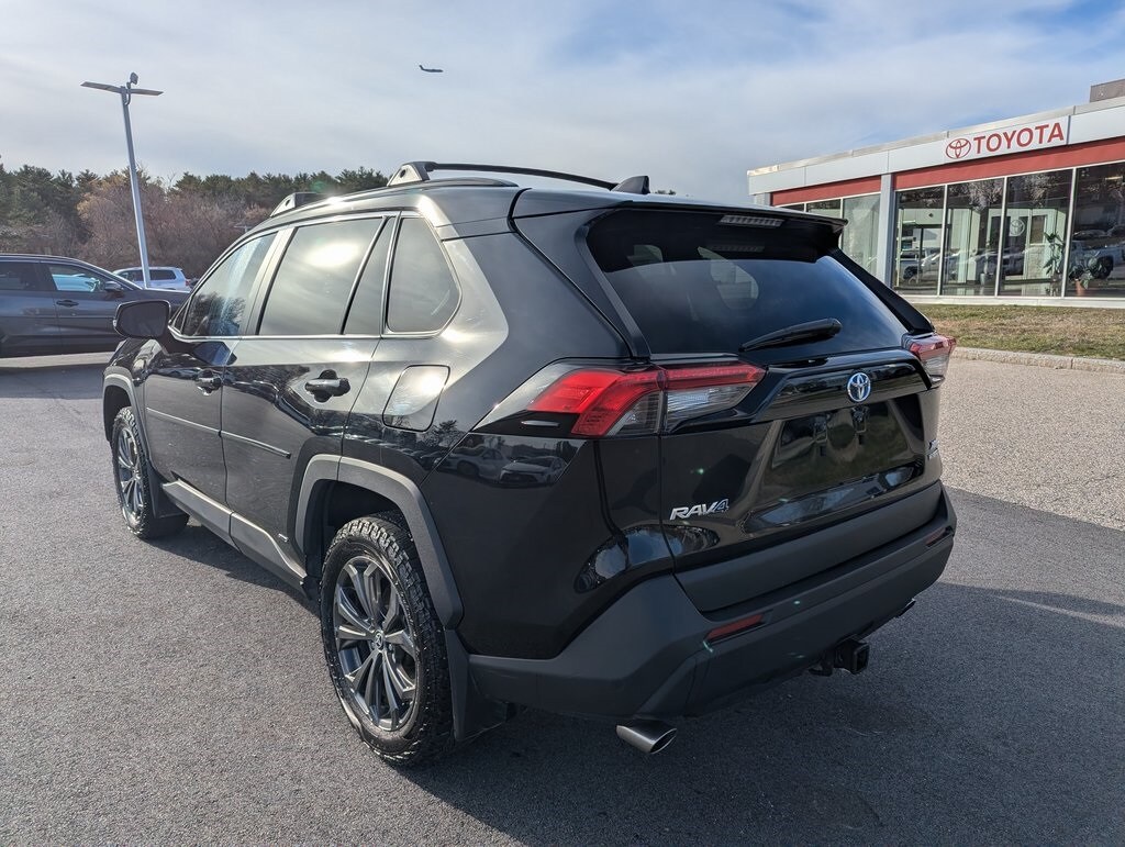 2022 Toyota RAV4 Hybrid XLE Premium photo 2