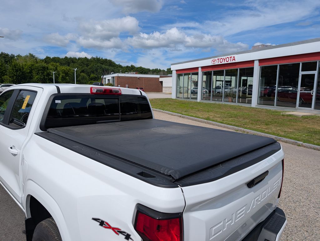 2024 Chevrolet Colorado LT - Photo 13