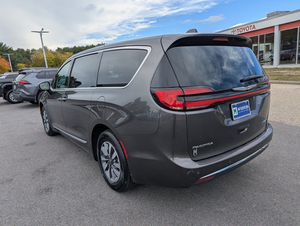 Used 2023 Chrysler Pacifica Hybrid Limited Minivan/Van