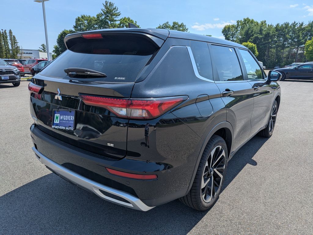 2024 Mitsubishi Outlander SE - Photo 6
