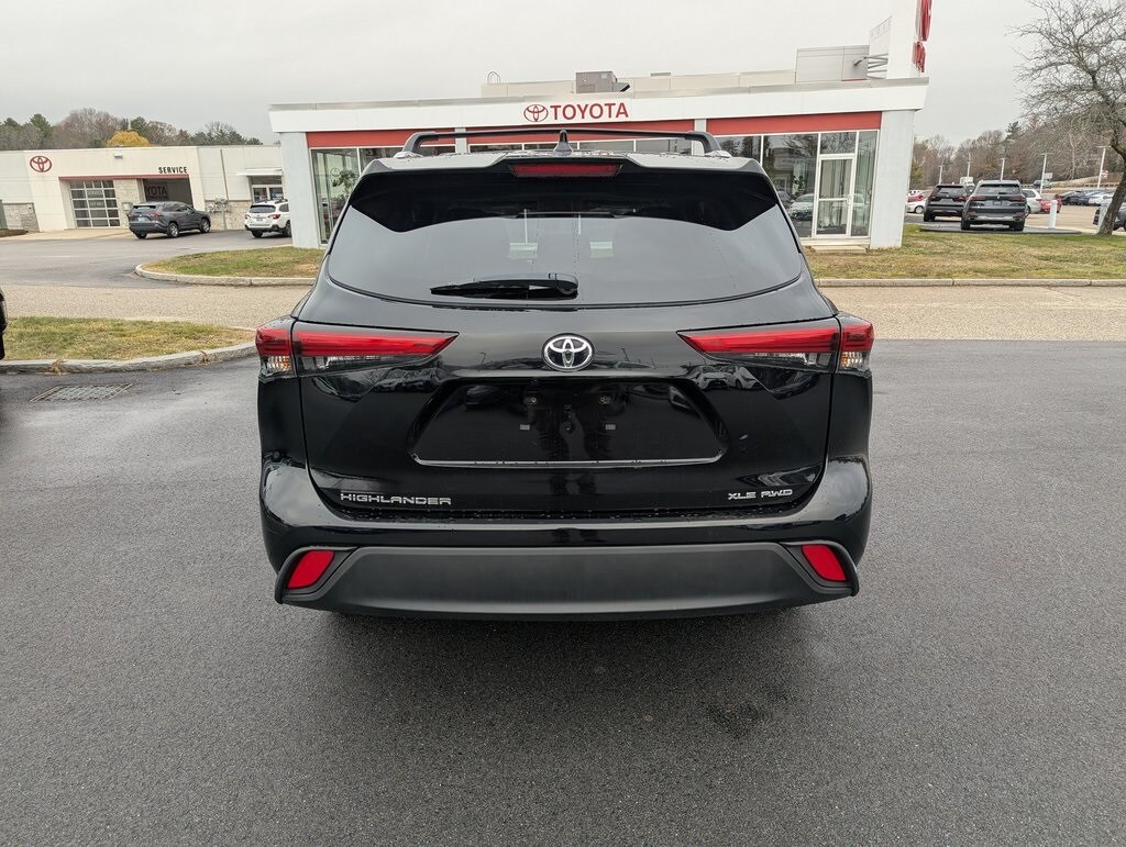 2023 Toyota Highlander XLE photo 4