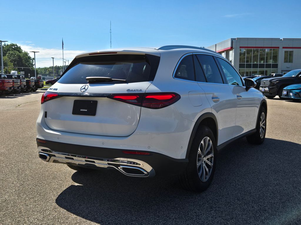 2025 Mercedes-Benz GLC Base - Photo 6