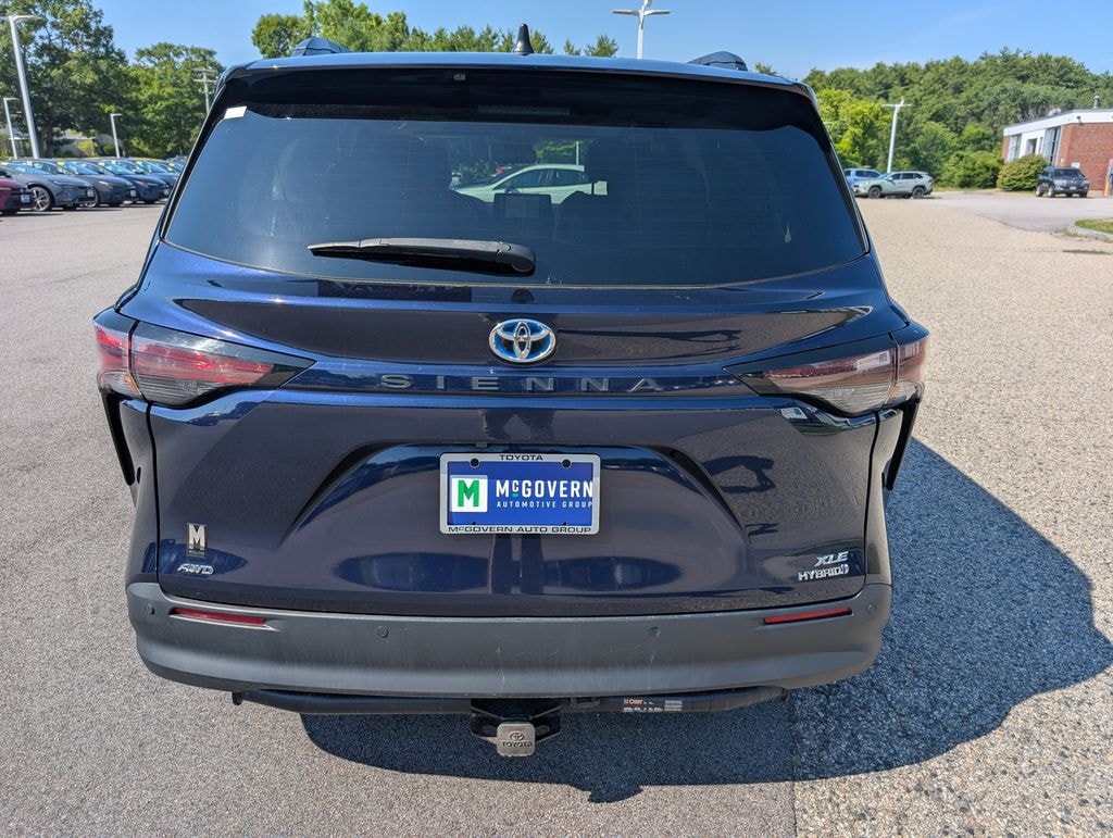 Used 2024 Toyota Sienna XLE Minivan/Van