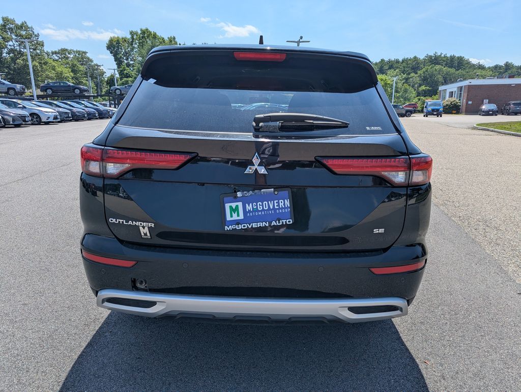 2024 Mitsubishi Outlander SE - Photo 4