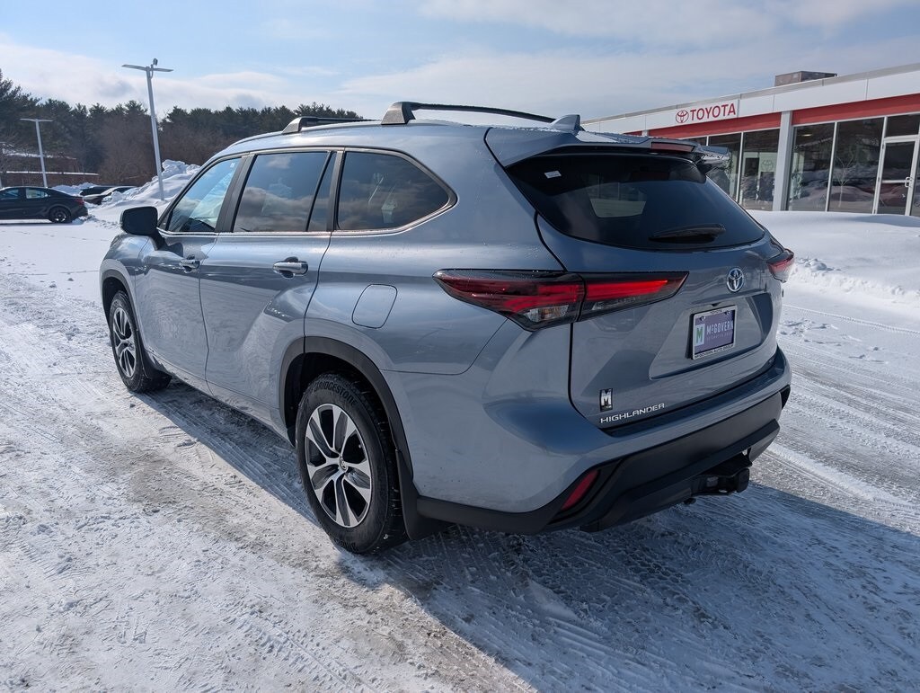 Used 2024 Toyota Highlander Hybrid XLE SUV