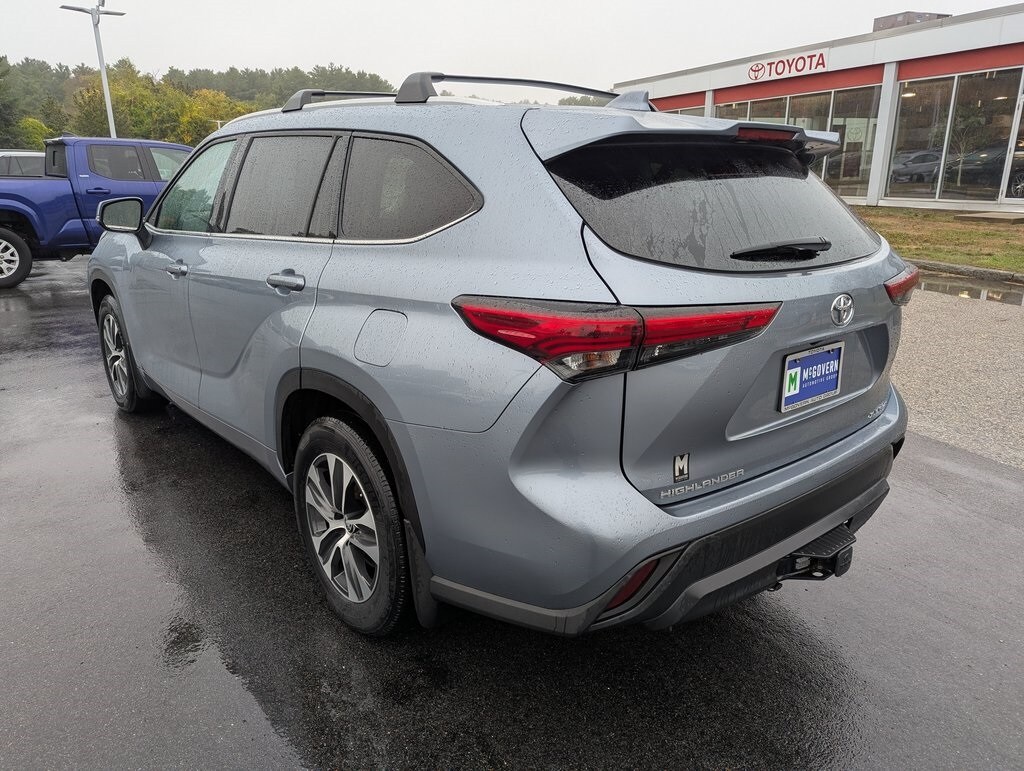 2022 Toyota Highlander XLE photo 3