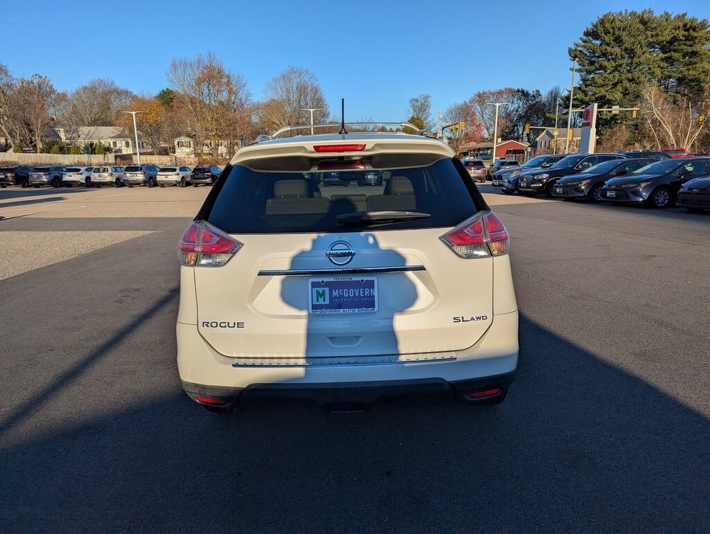 2016 Nissan Rogue SL photo 4