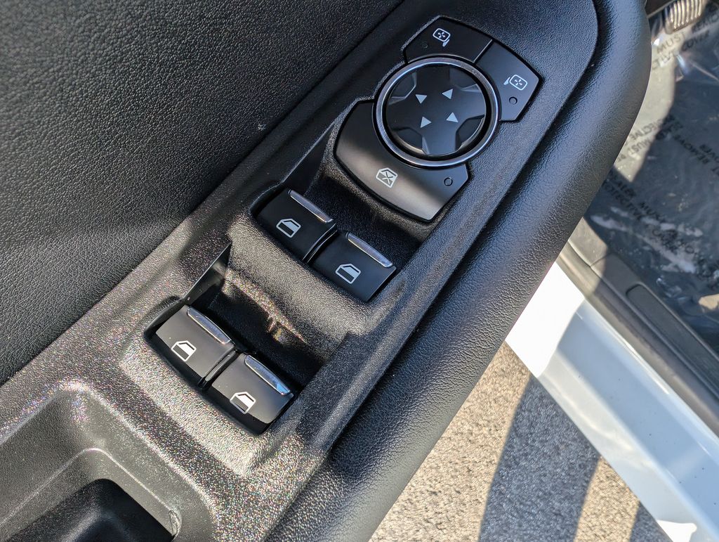 2022 Ford Edge SE - Photo 16
