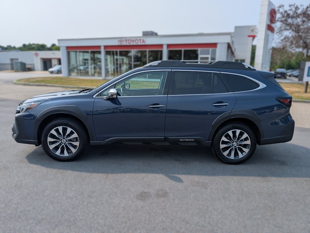 2024 Subaru Outback Touring photo 2