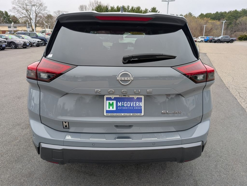Used 2025 Nissan Rogue SL SUV