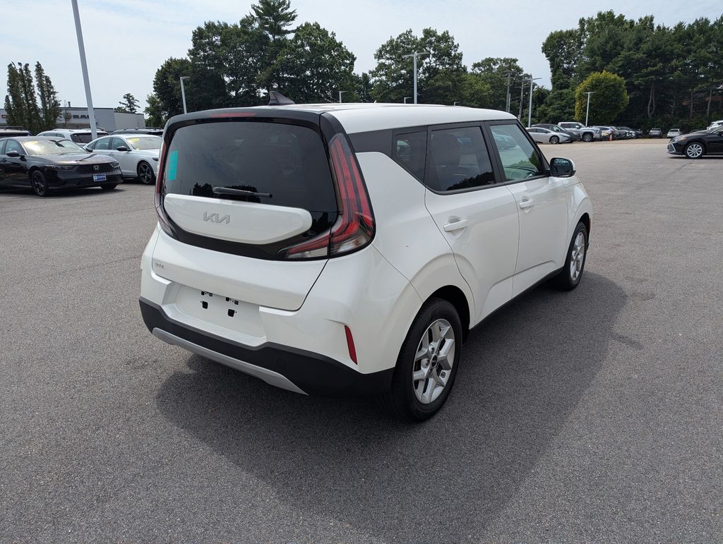2023 Kia Soul LX - Photo 6