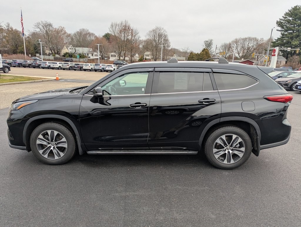 Used 2023 Toyota Highlander XLE SUV