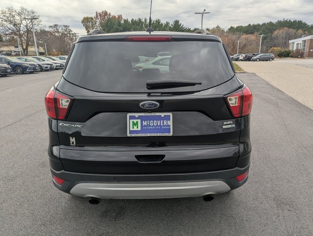 2019 Ford Escape SEL photo 4