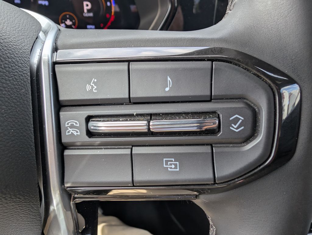 2024 Chevrolet Colorado LT - Photo 24