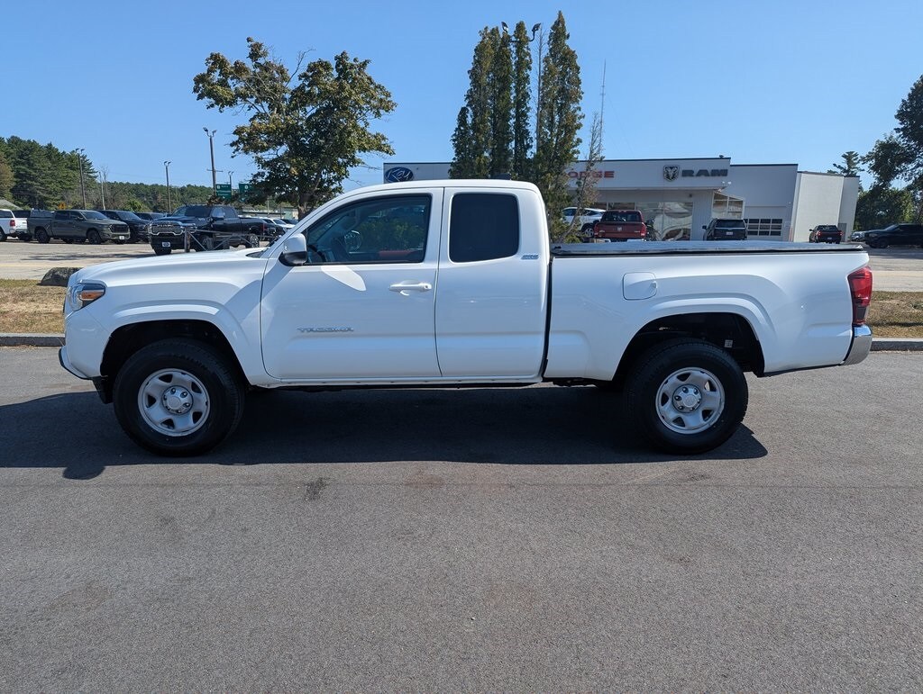 2023 Toyota Tacoma SR5 photo 2