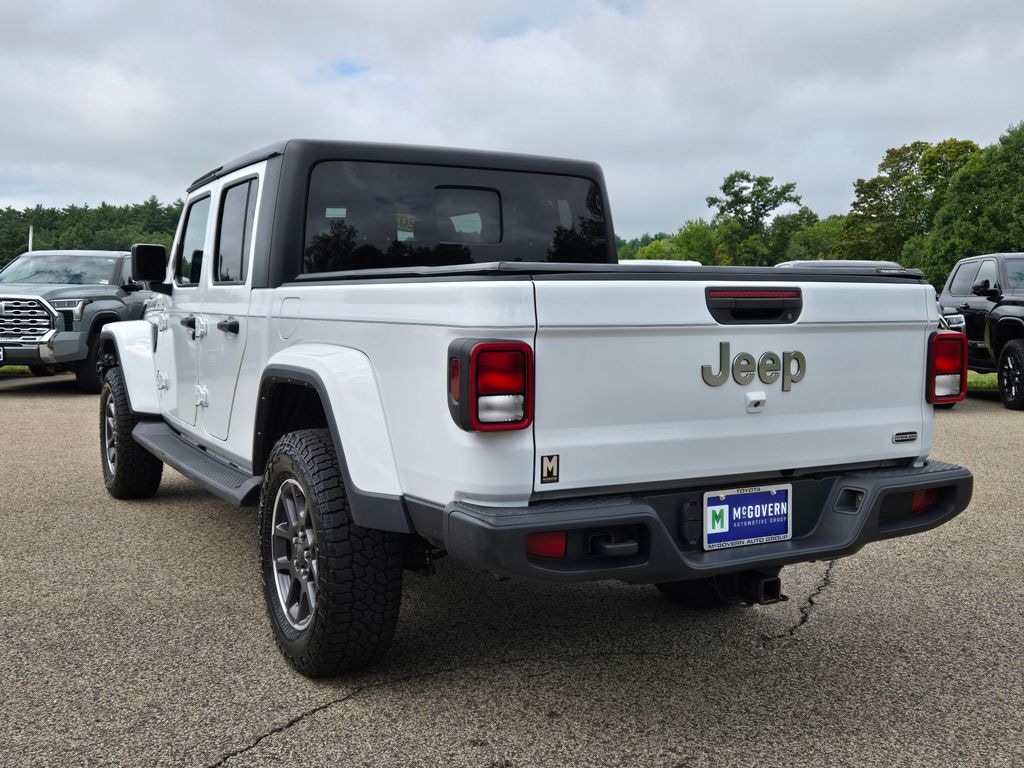 Used 2022 Jeep Gladiator Overland Truck