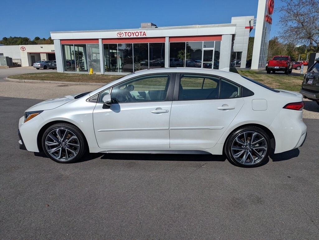 2022 Toyota Corolla SE photo 2