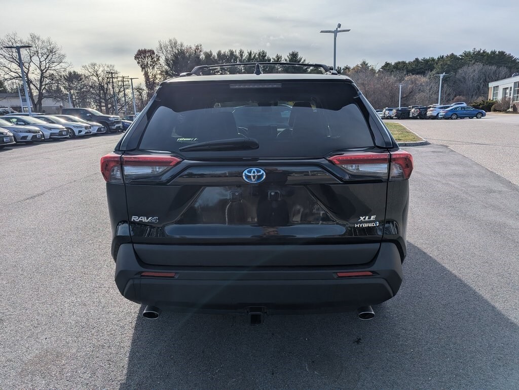 2022 Toyota RAV4 Hybrid XLE Premium photo 3