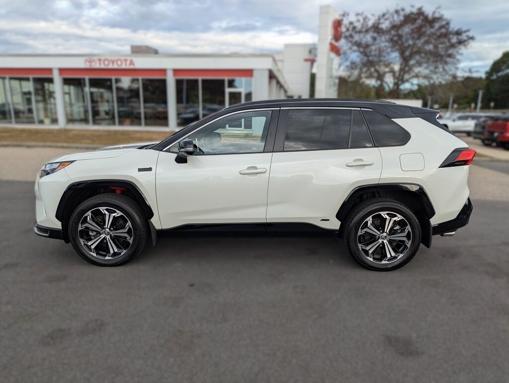 2022 Toyota RAV4 Prime XSE Premium photo 2