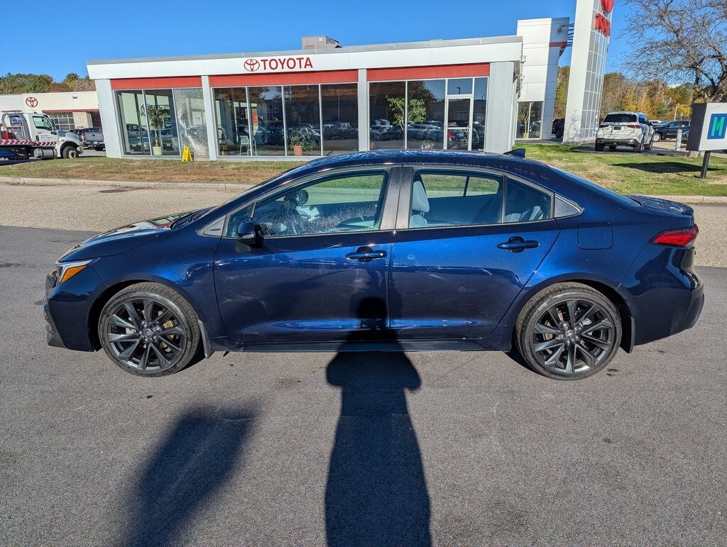 2025 Toyota Corolla SE photo 2