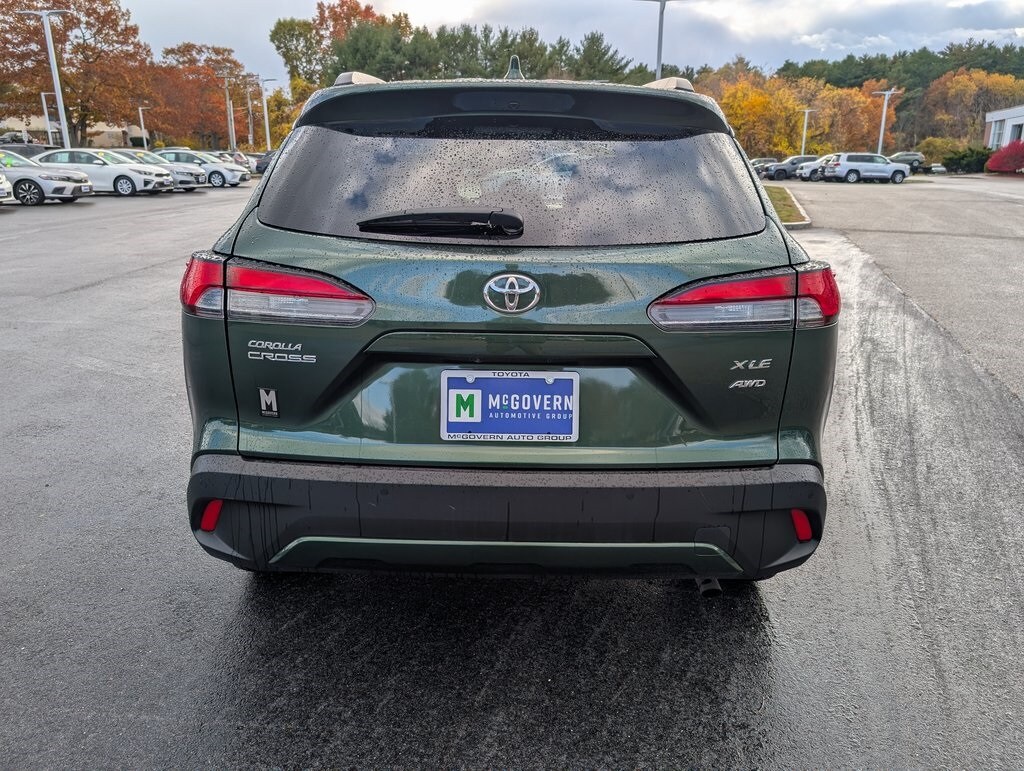 2024 Toyota Corolla Cross XLE photo 4