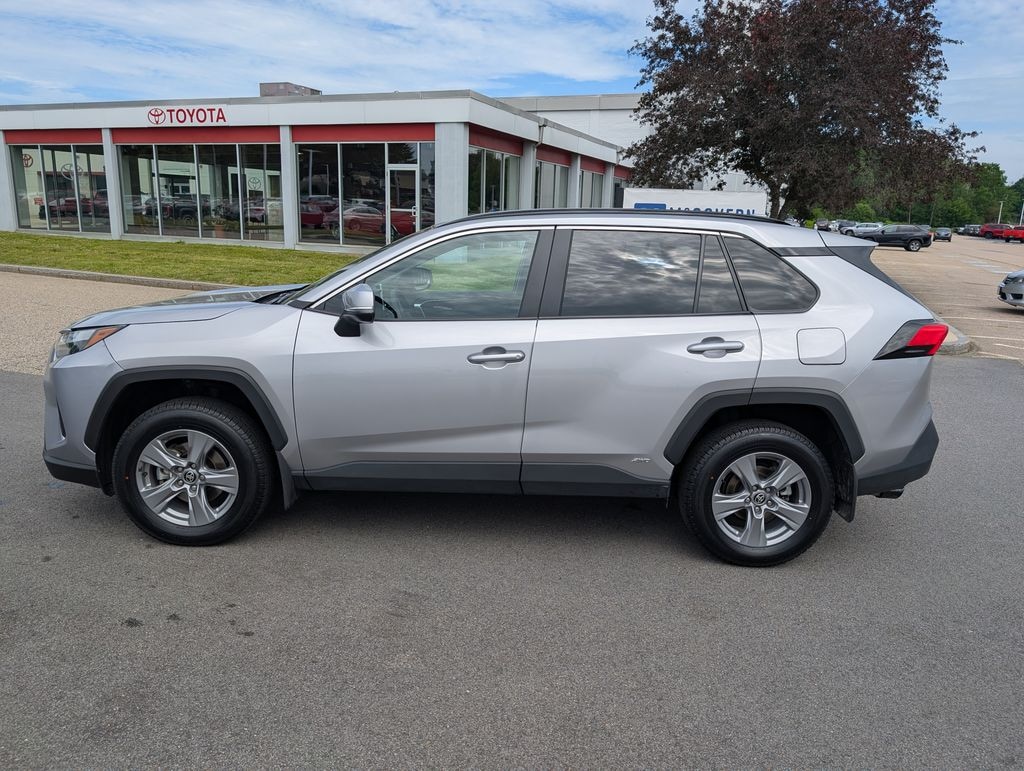 Used 2025 Toyota RAV4 Hybrid XLE SUV