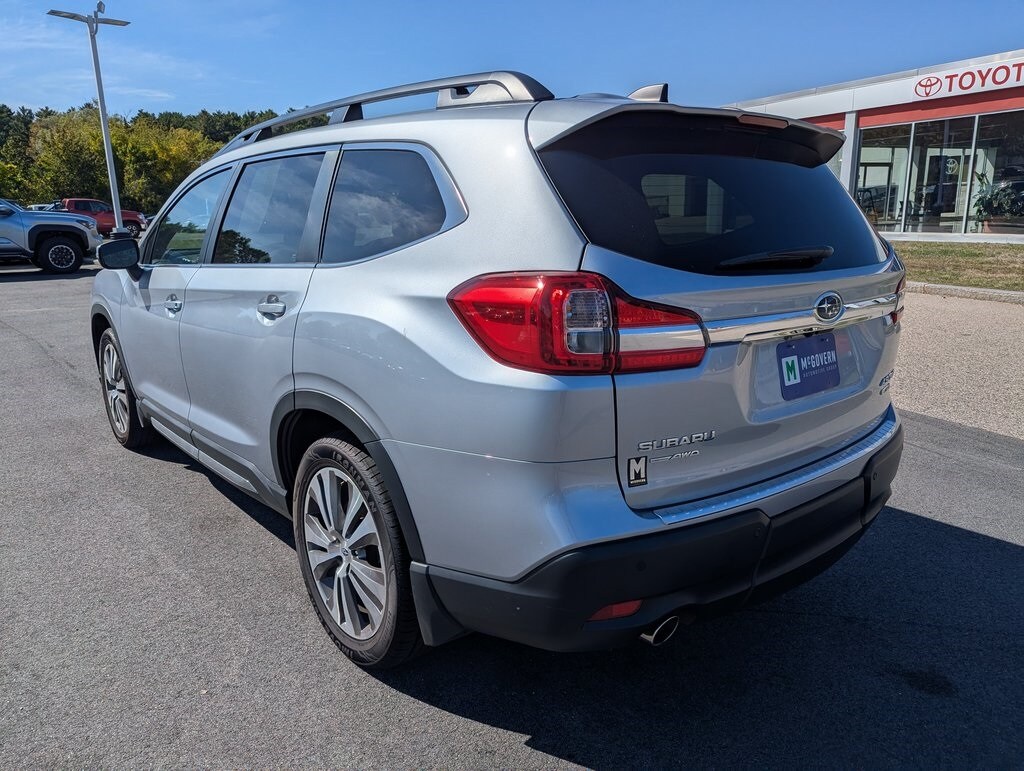 2022 Subaru Ascent Limited photo 3