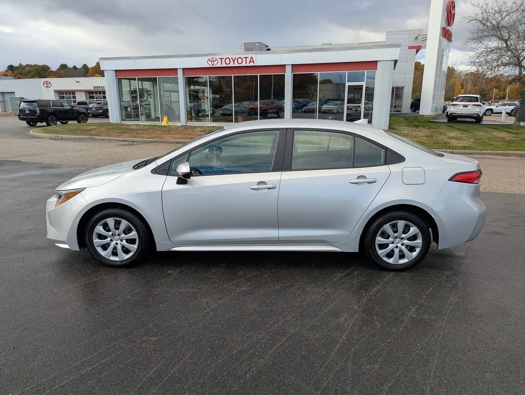 Used 2025 Toyota Corolla LE with VIN 5YFB4MDE6SP258249 for sale in Northfield, Minnesota