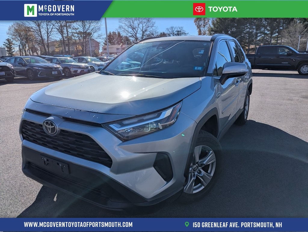 2025 Toyota RAV4 XLE's photo