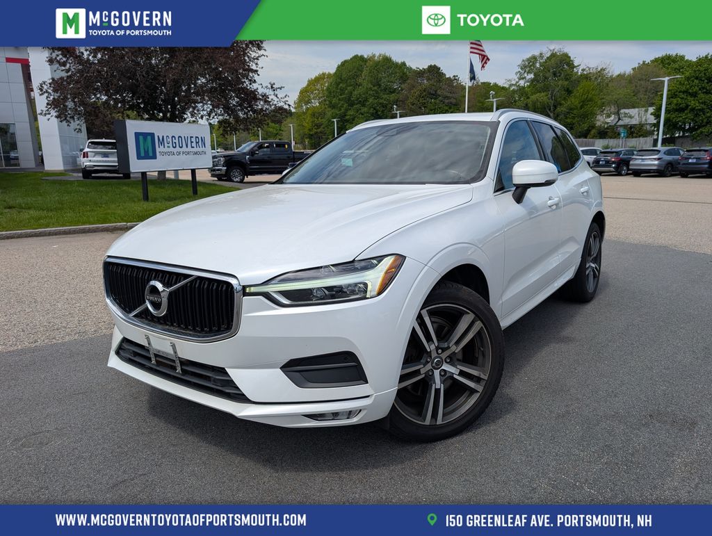 2021 Volvo XC60 T6 Momentum AWD's photo