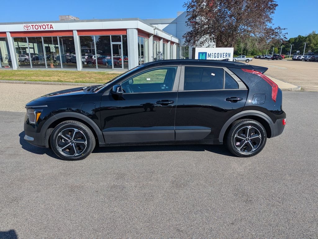 Used 2025 Kia Niro Plug-In Hybrid EX SUV