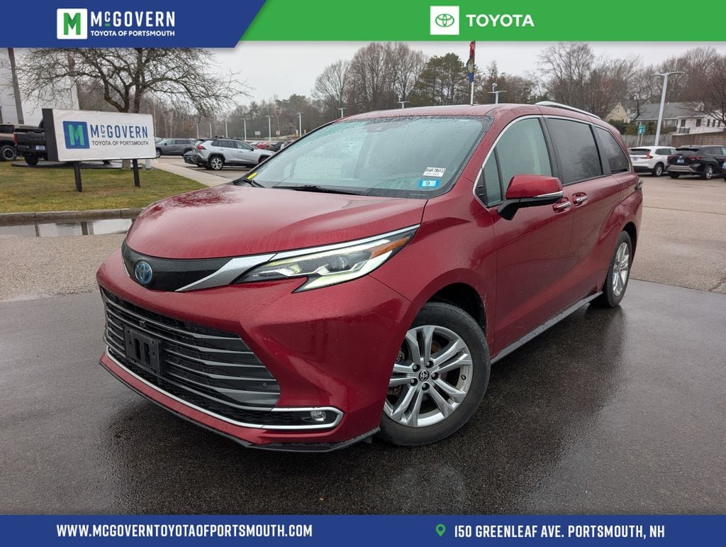 Used 2022 Toyota Sienna Platinum Minivan/Van
