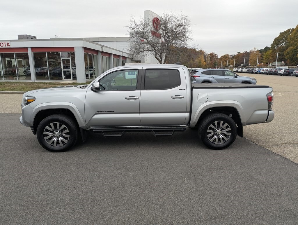 2022 Toyota Tacoma 4x4 Limited photo 2