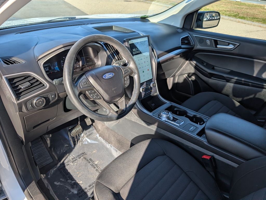 2022 Ford Edge SE - Photo 17
