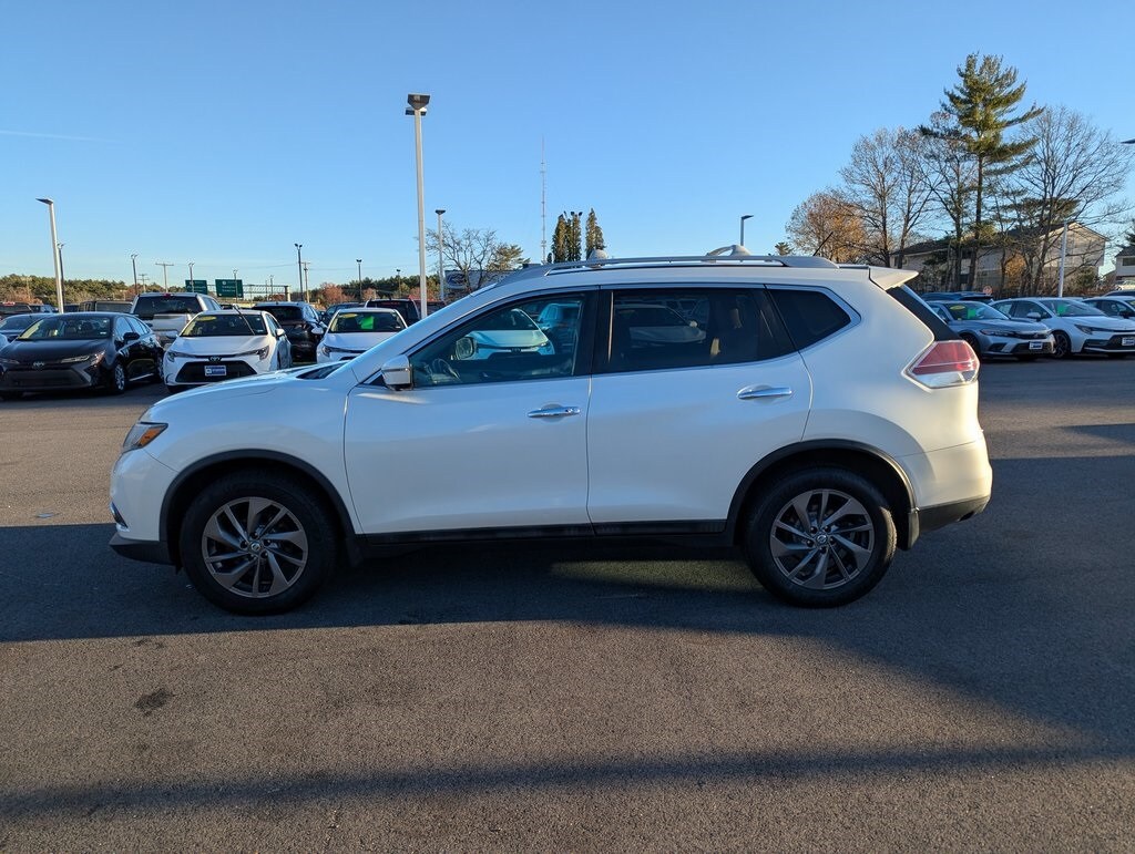 2016 Nissan Rogue SL photo 2